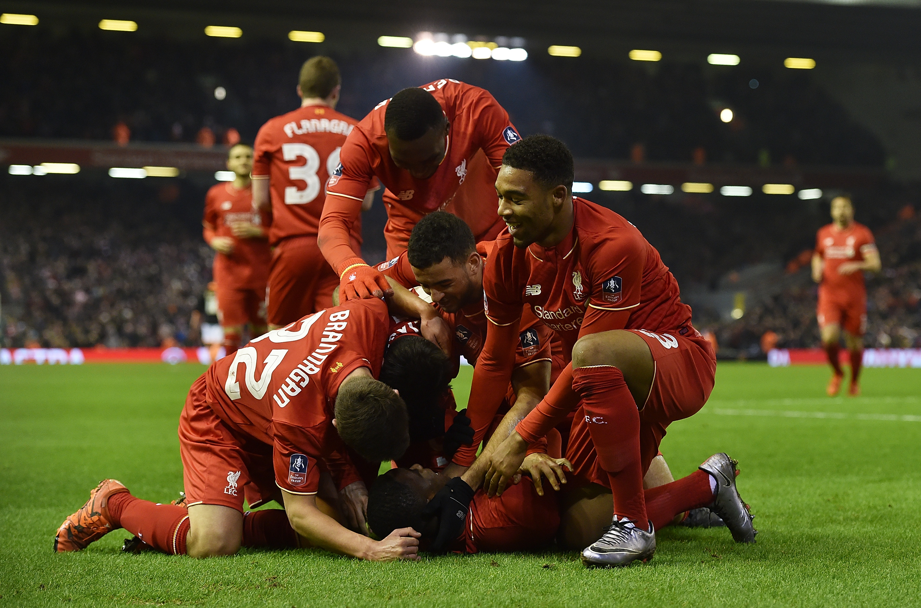 克罗斯：曼城根本不配赢皇马 后者在比赛中更具威胁（克罗斯：曼城不配击败皇马，皇马整场威胁更大）