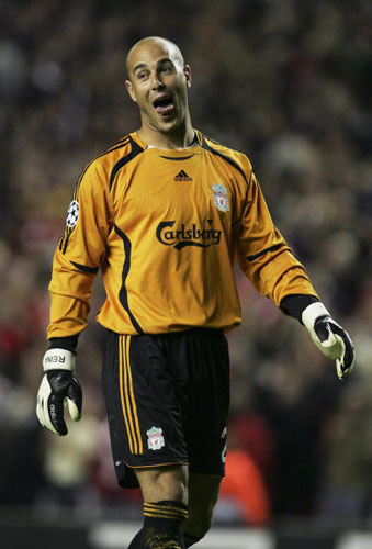 伊萨克到来-红军的首发怎么排？（伊萨克入队，红军首发该如何搭配？）