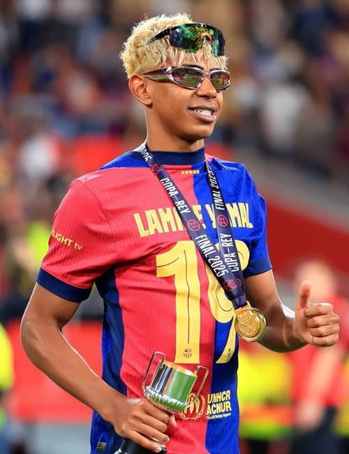 哈登节奏变化让防守崩溃（哈登变速节奏击溃防线）