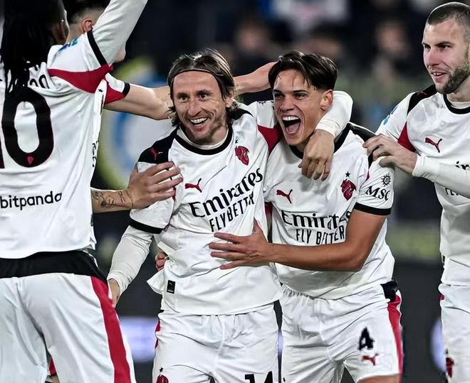 诺坎普国王，巴萨对阵毕包第10分钟时主场观众高喊“梅西”（巴萨战毕尔巴鄂至第10分钟，诺坎普全场齐声高呼梅西）