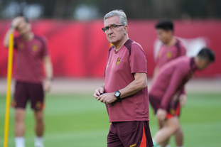 斯基拉：罗马已向切利克开3年新合同，一些欧洲俱乐部正在关注（斯基拉：罗马已向切利克提供为期三年的新约，欧洲多队持续关注）