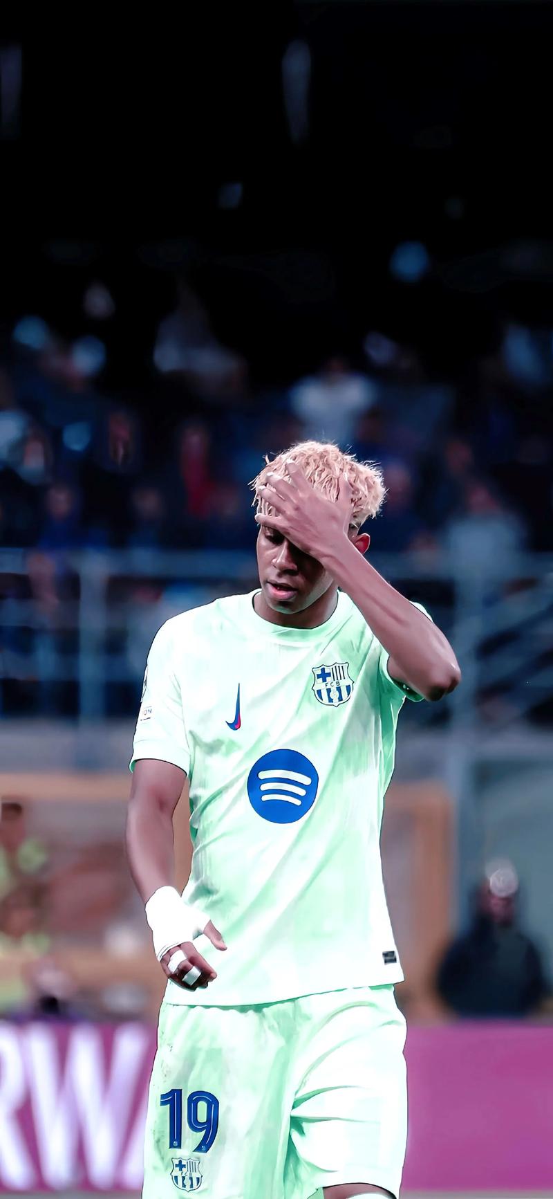 德转列土耳其球员历史身价榜：居莱尔9000万欧元高居第一（德转发布土耳其球员历史身价榜：居莱尔以9000万欧领跑）