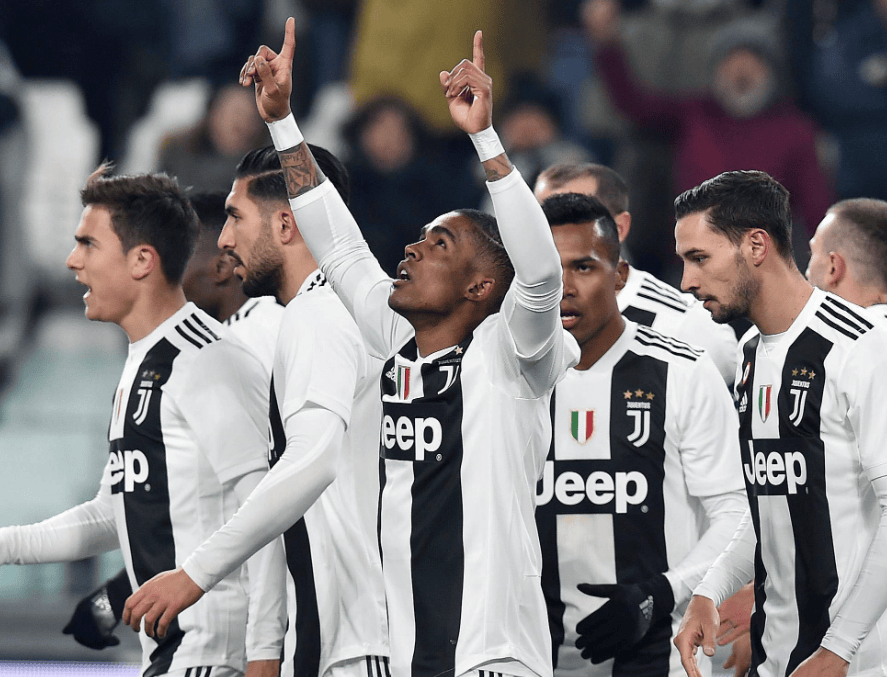 17岁290天，卡尔成为欧冠历史连续3场进球最年轻的球员（年仅17岁290天，卡尔加冕欧冠史上连续三场进球最年轻球员）