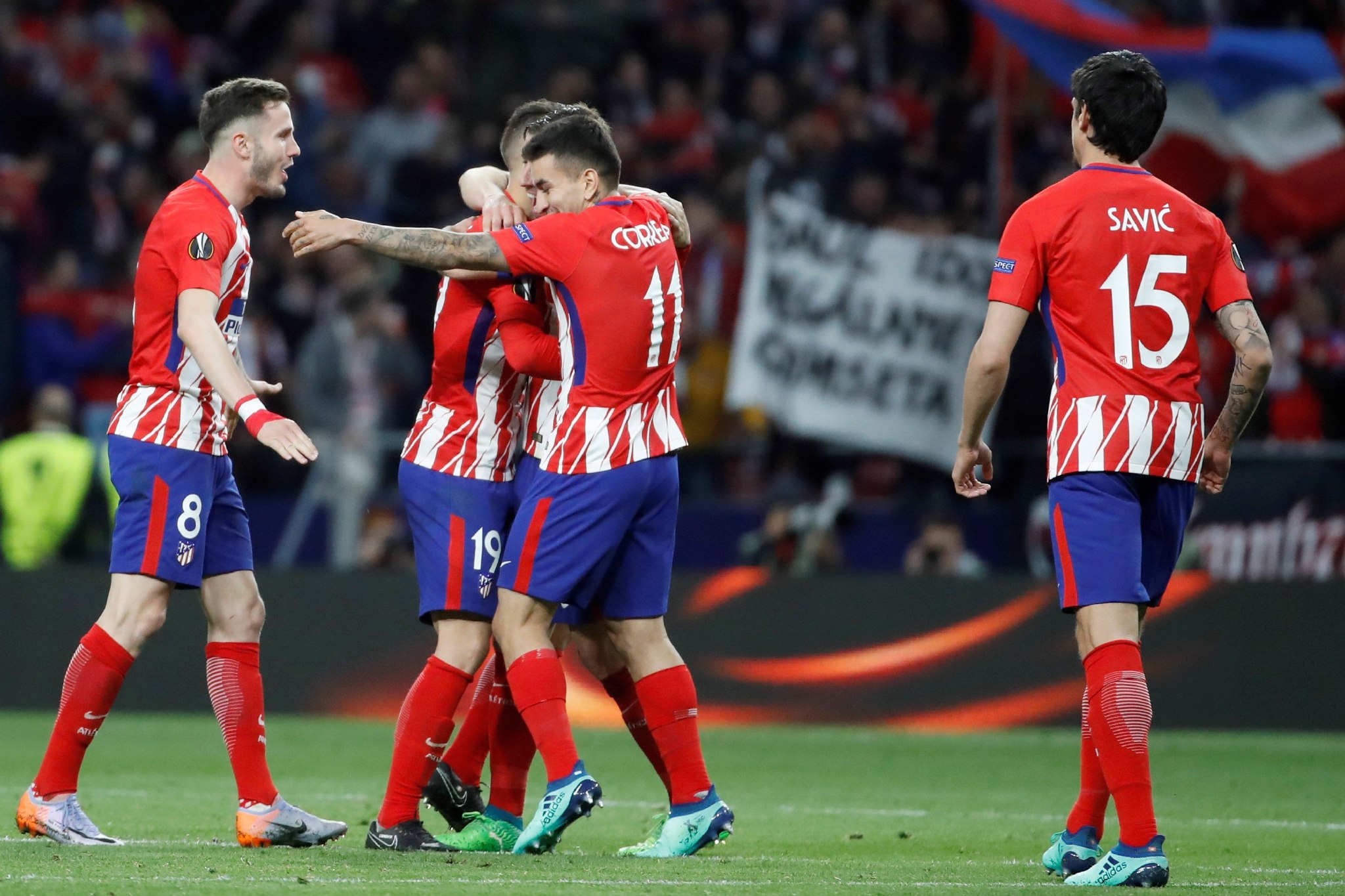 弗兰克：哈维·西蒙斯已处于最佳状态，热刺正逐渐步入正轨（弗兰克称哈维·西蒙斯已达巅峰状态，热刺正渐入佳境）