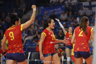 犯规太快！杨瀚森首节登场3分49秒领到第二次犯规被换下场（首节出战仅3分49秒，杨瀚森早早两犯被换下）