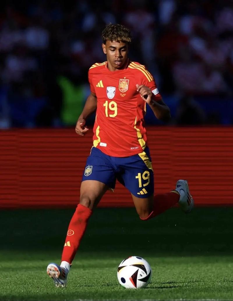 亚特兰大2-1逆转切尔西，德凯特拉雷传射，斯卡马卡建功（德凯特拉雷传射、斯卡马卡破门，亚特兰大2-1逆转切尔西）