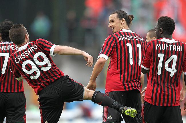 当孔德梅开二度帮助巴萨反超比分时，法兰克福球迷彻底炸了（孔德双响助巴萨实现反超，法兰克福看台瞬间炸锅）