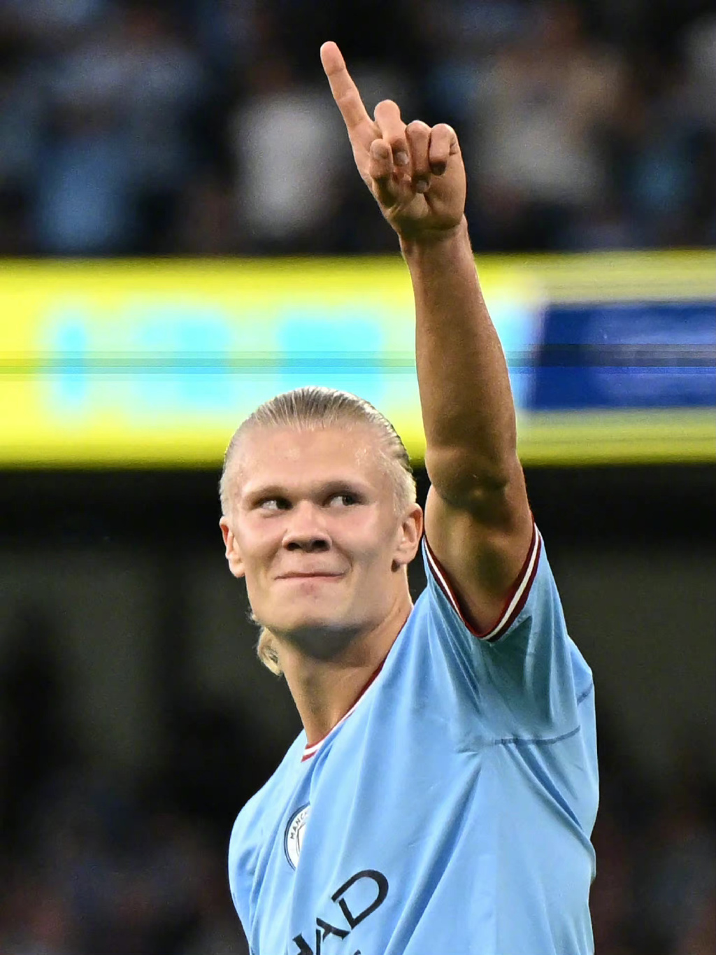 一场0-1爆出大冷门，意甲领头羊倒下，惨遭淘汰，萨里神换人（0-1爆冷，意甲榜首队折戟出局，萨里妙手换人成关键）